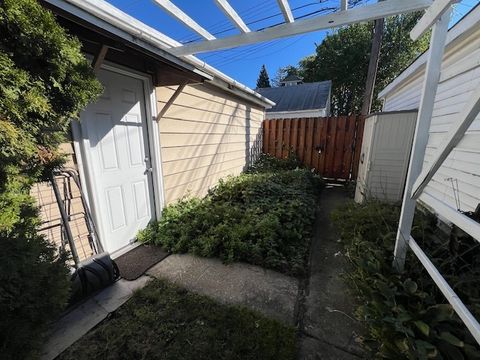 Tiny photo for 2515 N Lotus Avenue, Chicago, IL 60639 (MLS # 12493429)