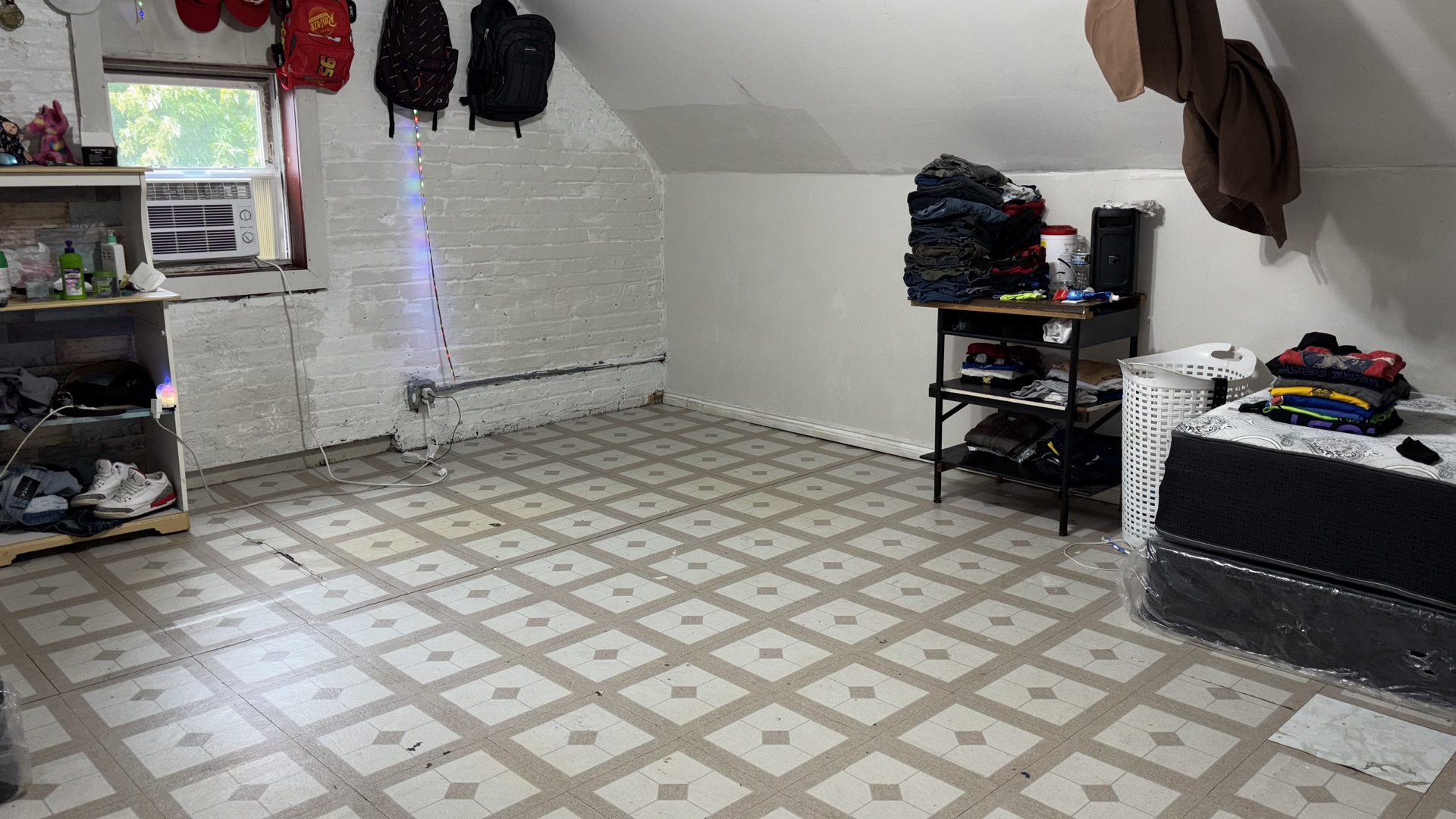 2541 S Springfield Avenue