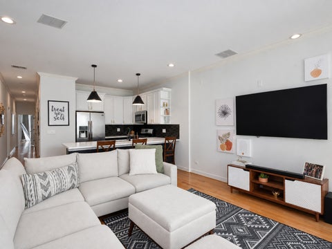 Tiny photo for 929 N DAMEN Avenue #2, Chicago, IL 60622 (MLS # 12728977)