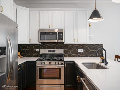 Tiny photo for 929 N DAMEN Avenue #2, Chicago, IL 60622 (MLS # 12728977)
