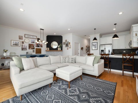 Tiny photo for 929 N DAMEN Avenue #2, Chicago, IL 60622 (MLS # 12728977)