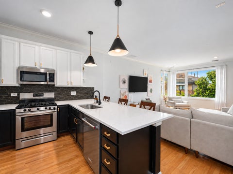 Tiny photo for 929 N DAMEN Avenue #2, Chicago, IL 60622 (MLS # 12728977)