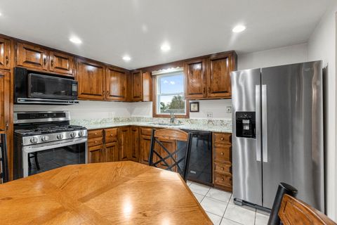 Tiny photo for 429 Rose Street, Bensenville, IL 60106 (MLS # 12625421)