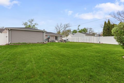 Tiny photo for 429 Rose Street, Bensenville, IL 60106 (MLS # 12625421)