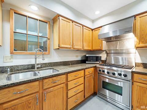 Tiny photo for 14947 Landings Lane, Oak Forest, IL 60452 (MLS # 12492794)