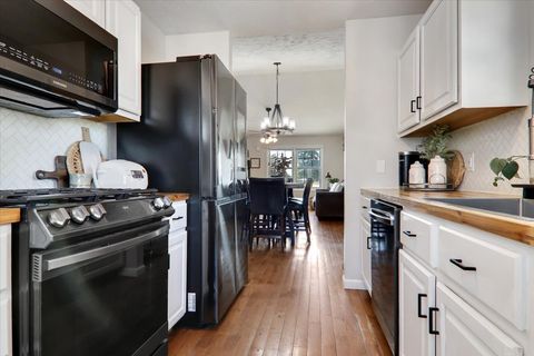 Tiny photo for 910 Drayton Street, Normal, IL 61761 (MLS # 12482261)