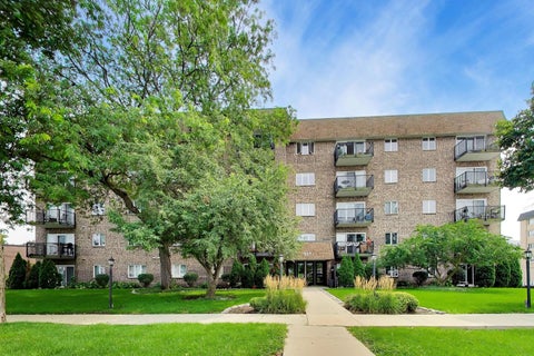 Photo of 907 Curtiss Street #404, Downers Grove, IL 60515 (MLS # 12761689)