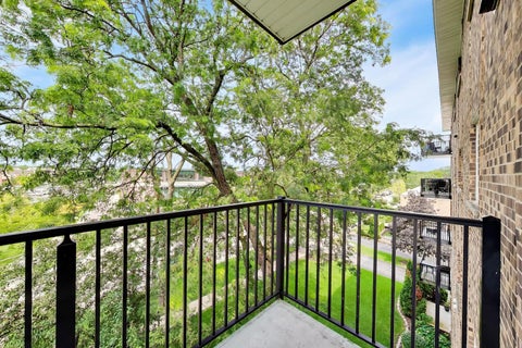 Tiny photo for 907 Curtiss Street #404, Downers Grove, IL 60515 (MLS # 12761689)