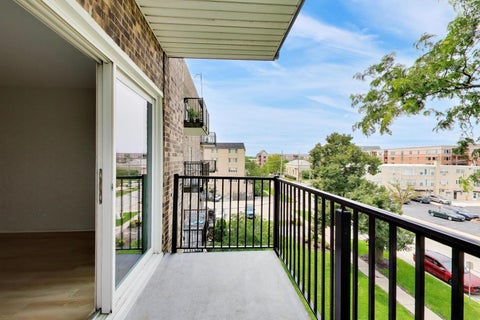 Tiny photo for 907 Curtiss Street #404, Downers Grove, IL 60515 (MLS # 12761689)