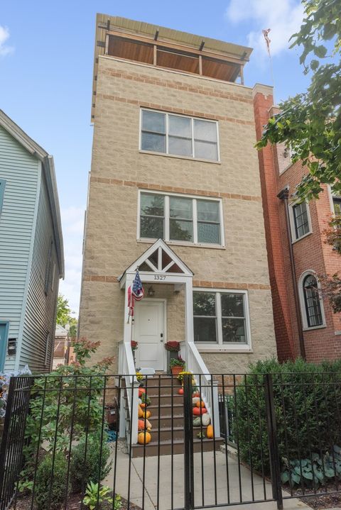 Photo of 1327 W Roscoe Street #2, Chicago, IL 60657 (MLS # 12483057)