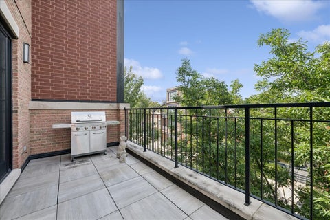 Tiny photo for 1923 N DAMEN Avenue #PH, Chicago, IL 60647 (MLS # 12748419)