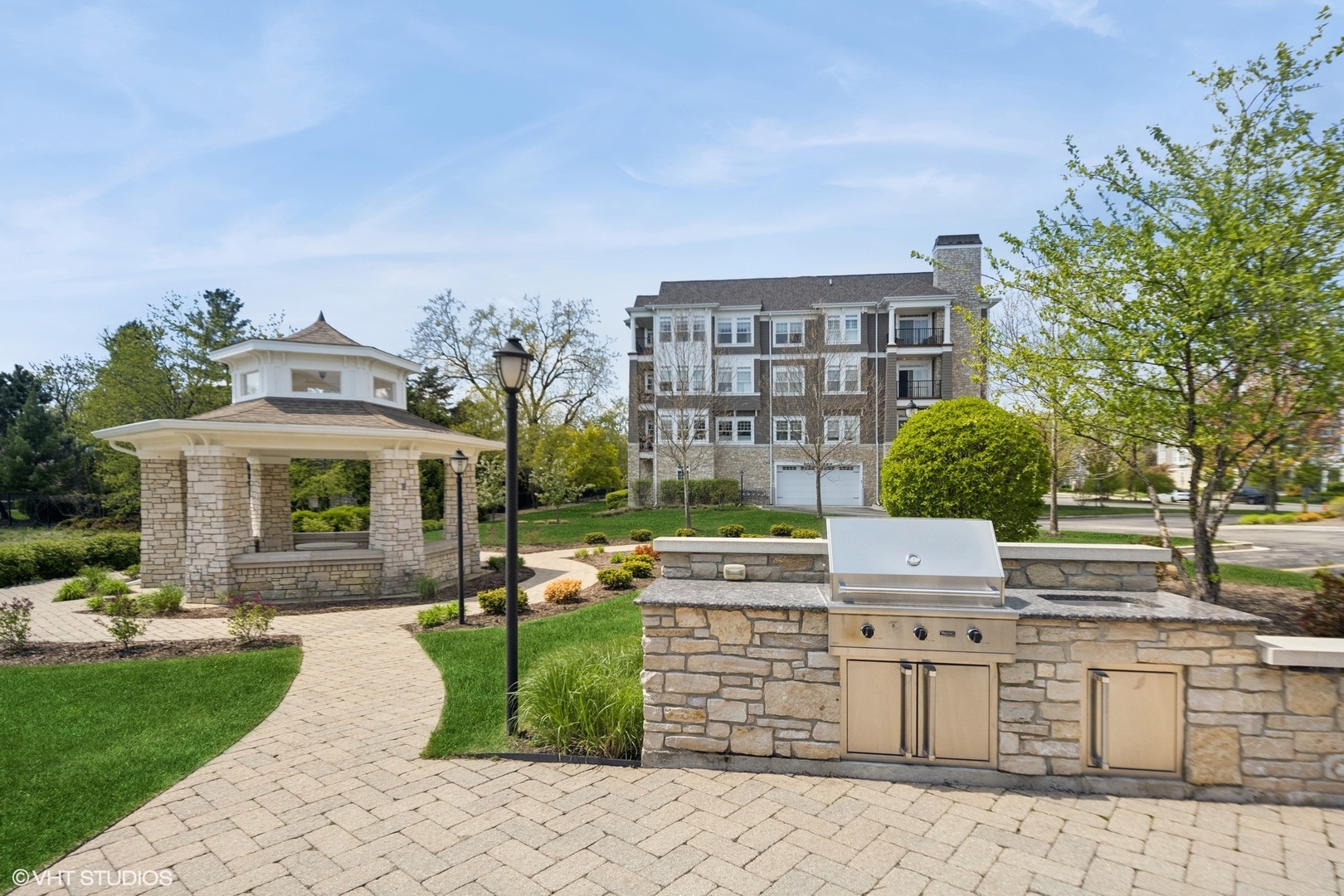 149 W Kennedy Lane 208