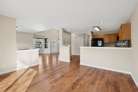 Tiny photo for 961 Sumac Court, Lindenhurst, IL 60046 (MLS # 12573193)