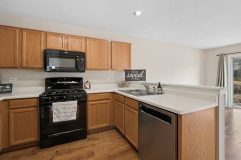 Tiny photo for 961 Sumac Court, Lindenhurst, IL 60046 (MLS # 12573193)