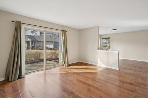 Tiny photo for 961 Sumac Court, Lindenhurst, IL 60046 (MLS # 12573193)