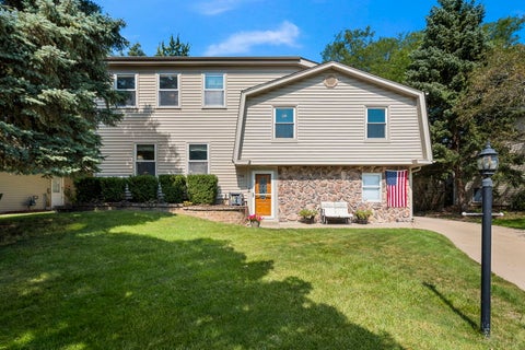 Tiny photo for 1476 Worden Way, Elk Grove Village, IL 60007 (MLS # 12787080)