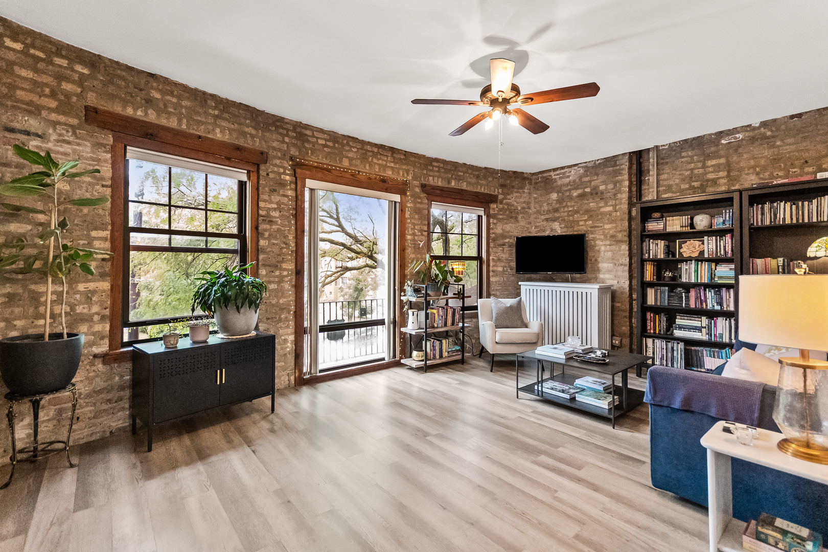 7021 N Sheridan Road 2