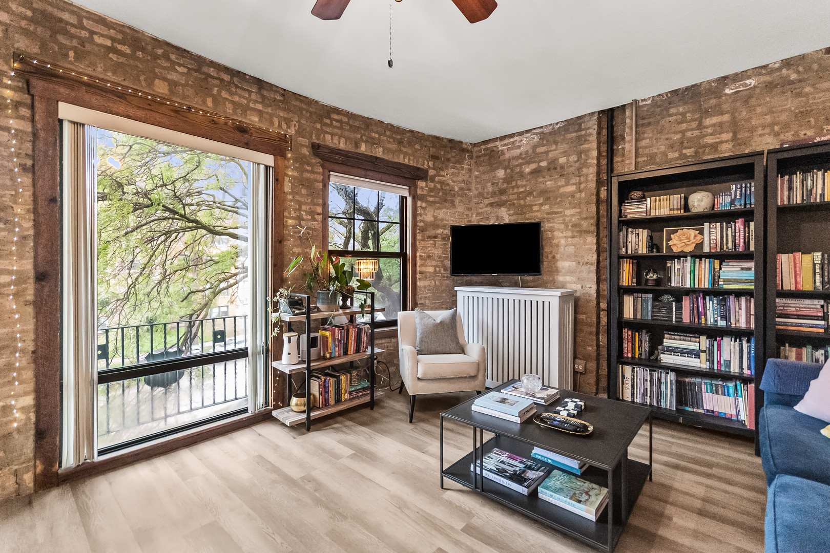7021 N Sheridan Road 2