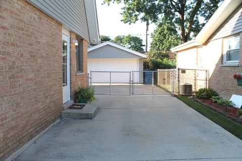 Tiny photo for 5237 Pleasant Lane, Crestwood, IL 60418 (MLS # 12765952)