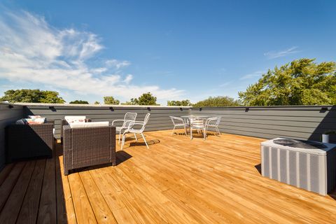 Tiny photo for 943 N Central Park Avenue, Chicago, IL 60651 (MLS # 12485808)
