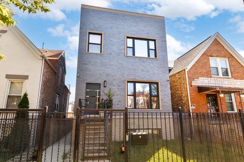 Tiny photo for 943 N Central Park Avenue, Chicago, IL 60651 (MLS # 12485808)