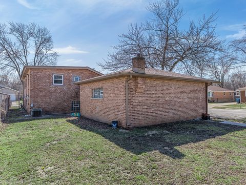 Tiny photo for 595 Hickory Street, Chicago Heights, IL 60411 (MLS # 12592239)