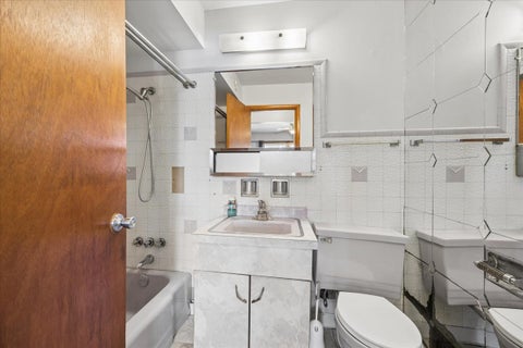 Tiny photo for 6525 W 83 Place, Burbank, IL 60459 (MLS # 12725722)