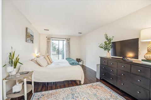 Tiny photo for 6425 Clarendon Hills Road #211, Willowbrook, IL 60527 (MLS # 12543530)