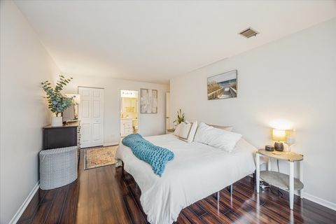 Tiny photo for 6425 Clarendon Hills Road #211, Willowbrook, IL 60527 (MLS # 12543530)