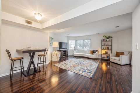 Tiny photo for 6425 Clarendon Hills Road #211, Willowbrook, IL 60527 (MLS # 12543530)