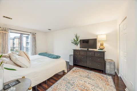 Tiny photo for 6425 Clarendon Hills Road #211, Willowbrook, IL 60527 (MLS # 12543530)