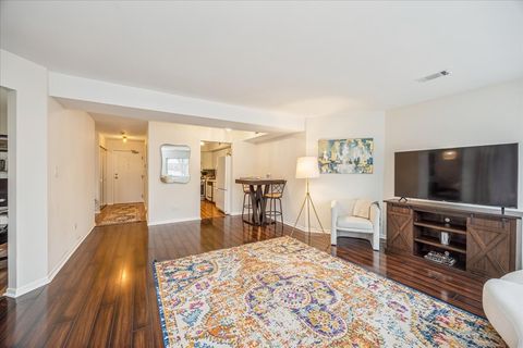 Tiny photo for 6425 Clarendon Hills Road #211, Willowbrook, IL 60527 (MLS # 12543530)