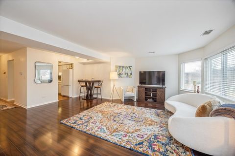 Tiny photo for 6425 Clarendon Hills Road #211, Willowbrook, IL 60527 (MLS # 12543530)