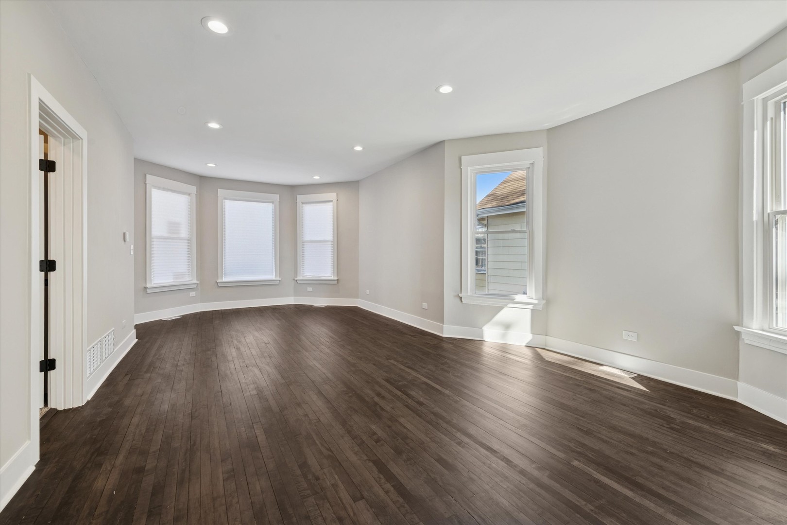 4845 W Potomac Avenue