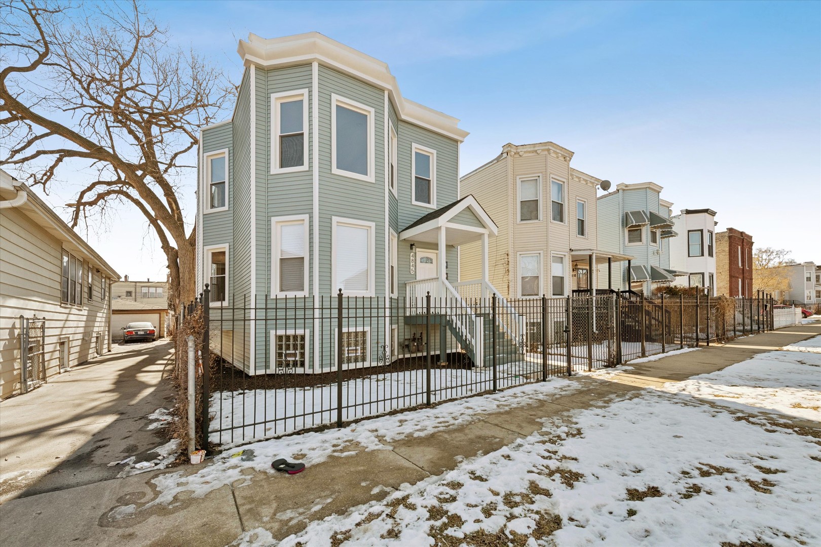 4845 W Potomac Avenue