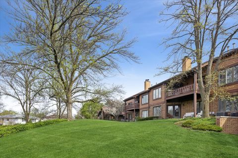 Tiny photo for 1163 Mistwood Court, Downers Grove, IL 60515 (MLS # 12623468)