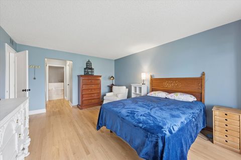 Tiny photo for 1163 Mistwood Court, Downers Grove, IL 60515 (MLS # 12623468)