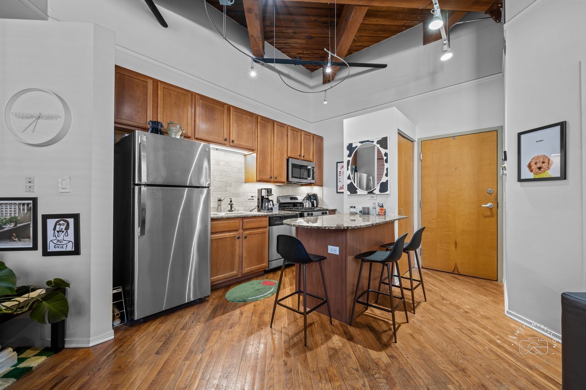 1500 W Monroe Street 409