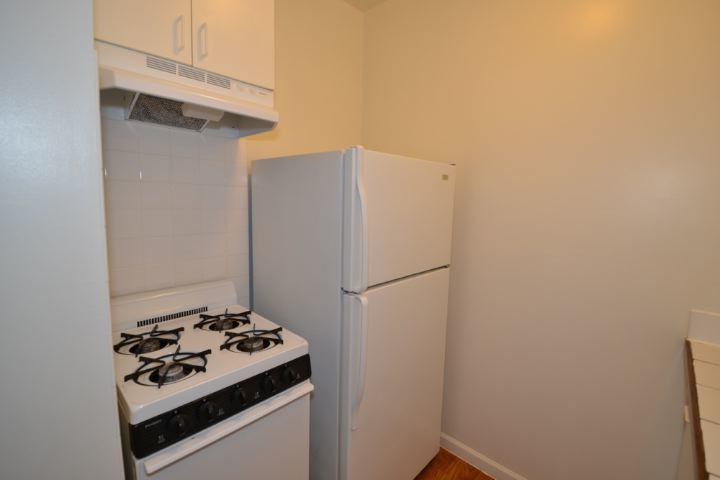 4241 N KENMORE Avenue 207