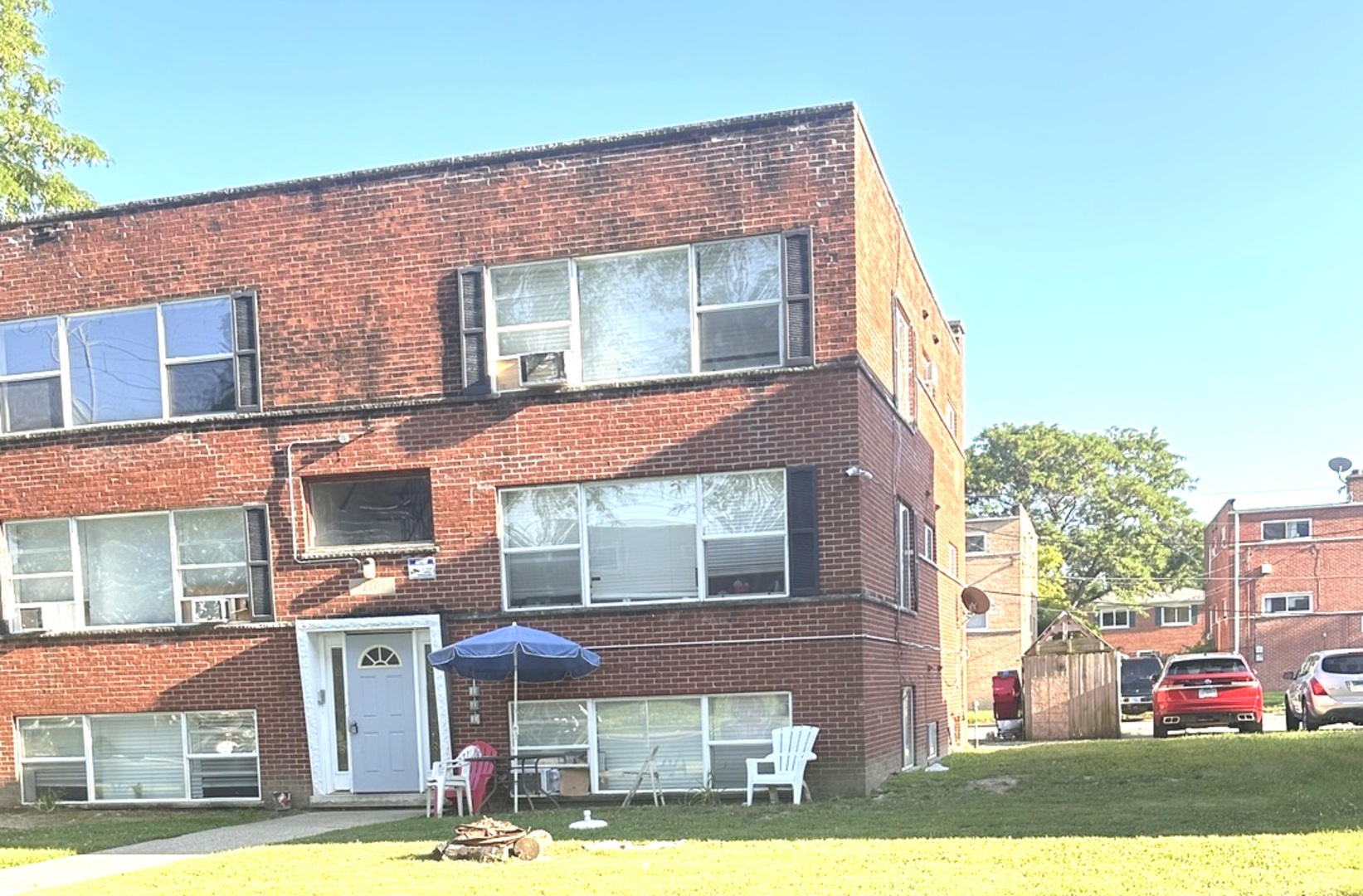 2116 & 2101 Williamsburg Drive