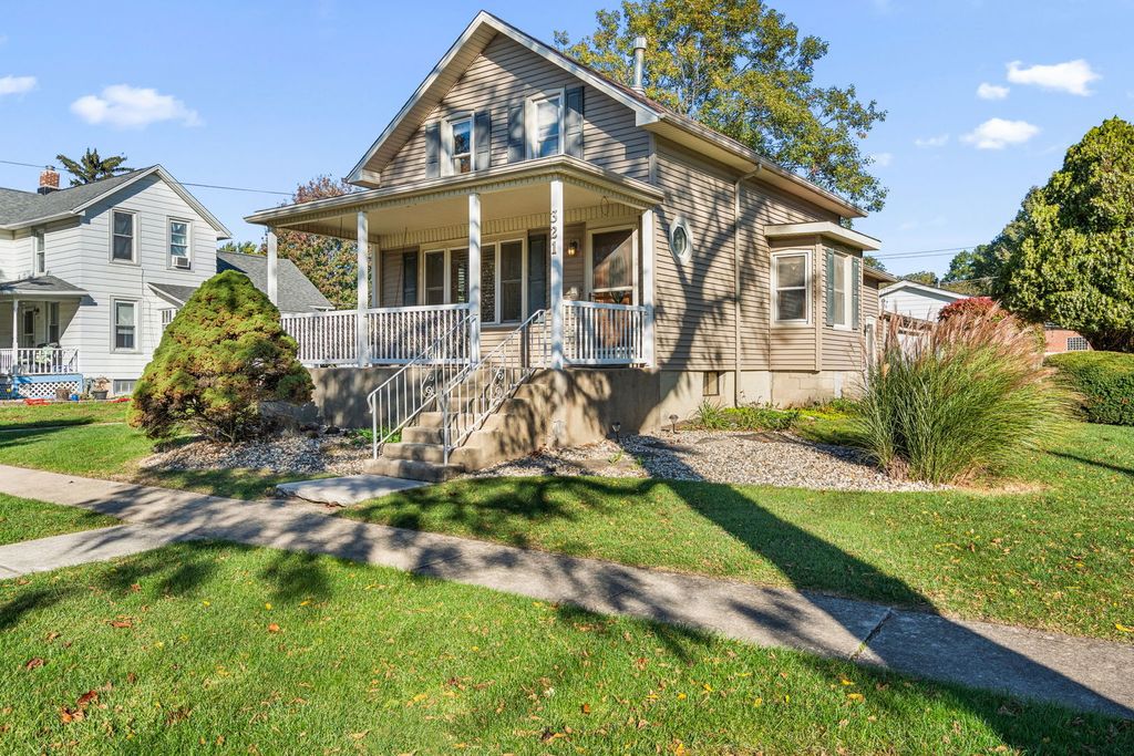 Photo for 321 E Main Street, Peotone, IL 60468 (MLS # 12502664)