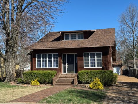 Photo of 403 W MITCHELL Street, Benton, IL 62812 (MLS # 12592035)