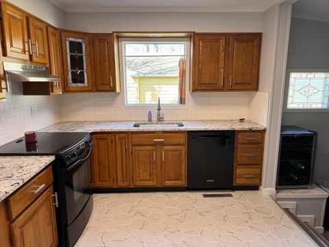 Tiny photo for 403 W MITCHELL Street, Benton, IL 62812 (MLS # 12592035)