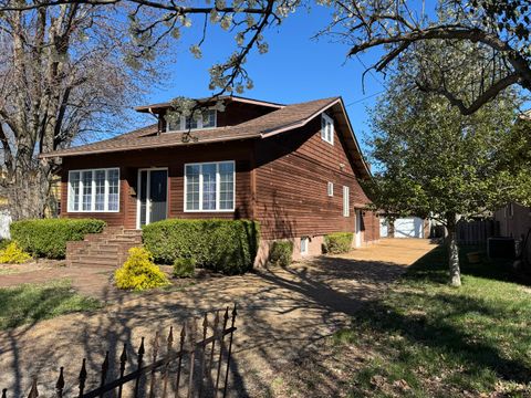 Tiny photo for 403 W MITCHELL Street, Benton, IL 62812 (MLS # 12592035)