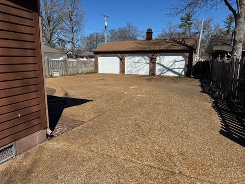 Tiny photo for 403 W MITCHELL Street, Benton, IL 62812 (MLS # 12592035)