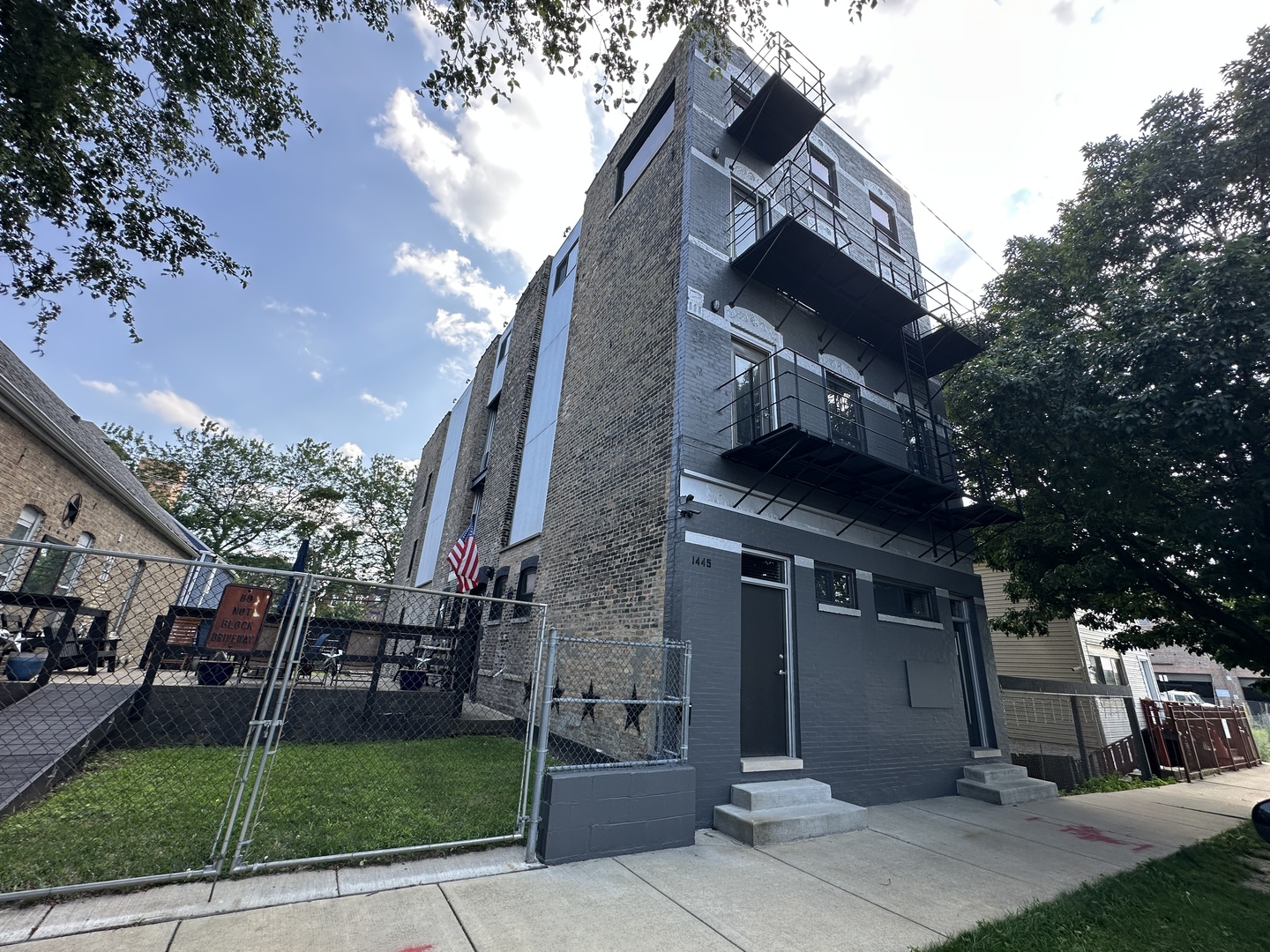 1445 W 16th Street
