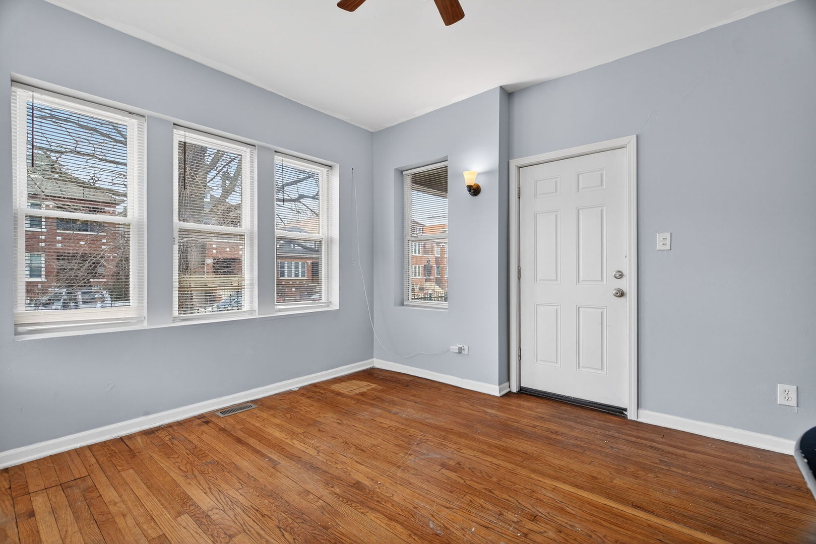 6937 S Maplewood Avenue