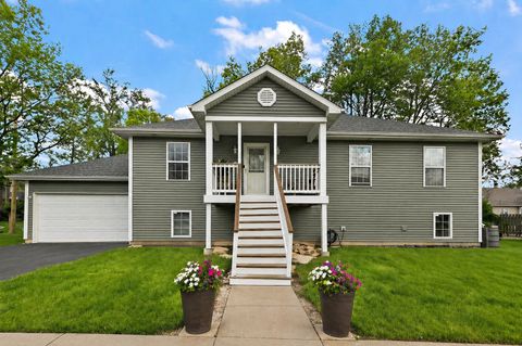 Photo of 405 ALLEN Street, Joliet, IL 60436 (MLS # 12635401)