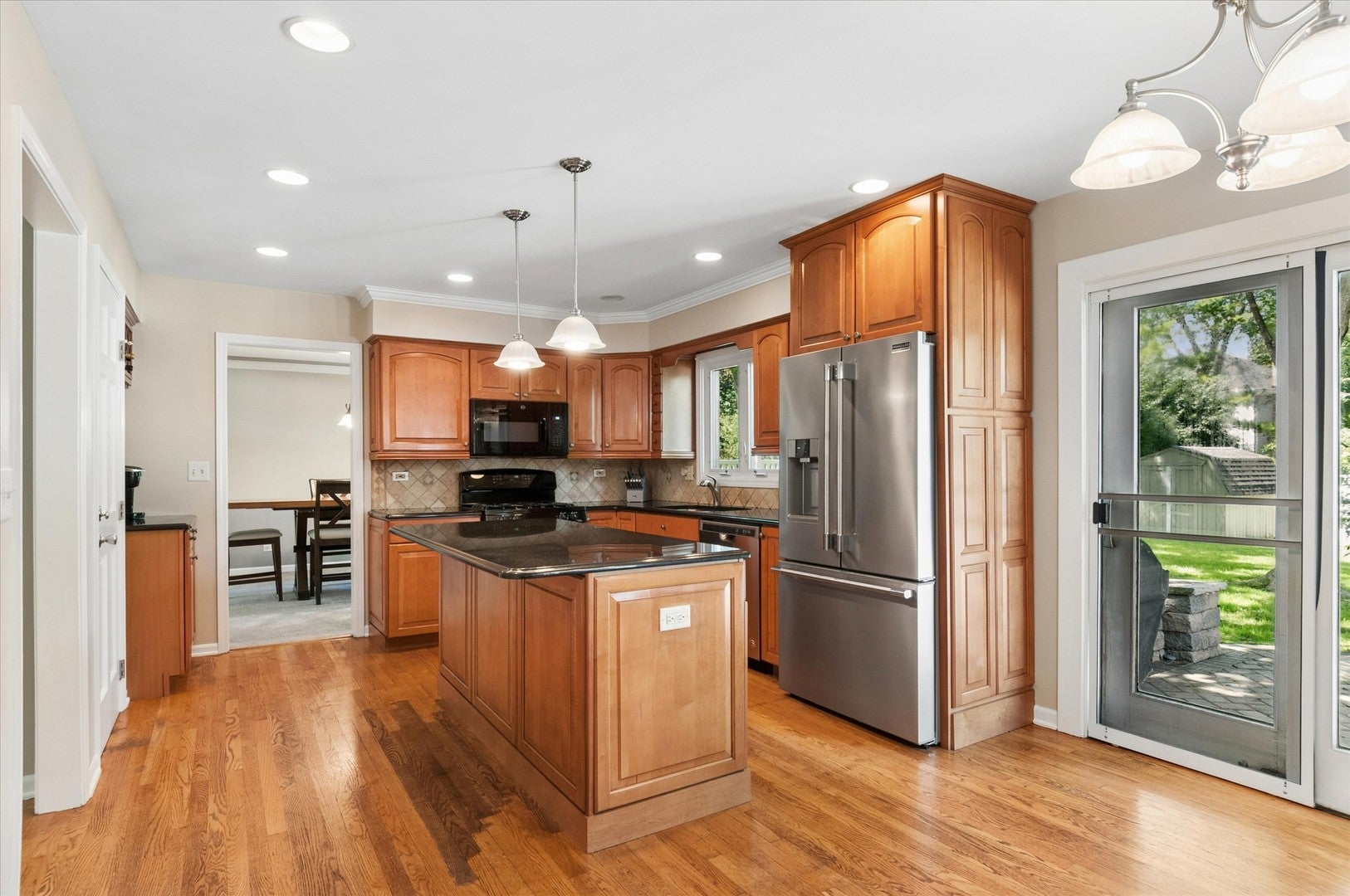 1527 Abbotsford Drive