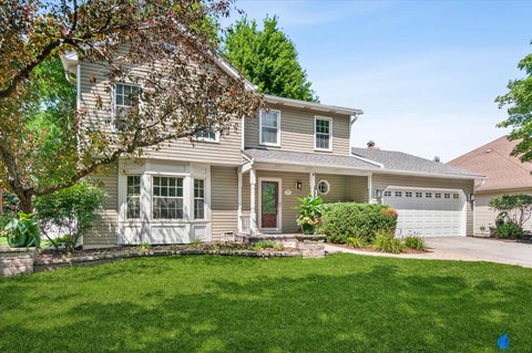 Photo of 1527 Abbotsford Drive, Naperville, IL 60563 (MLS # 12735802)